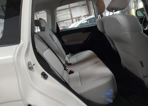 2014 Subaru Forester 2.5I z USA, uszkodzony, nr VIN JF2SJAAC3EH475785